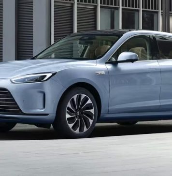 Аттракцион щедрости закрыт: 662-сильный полноприводный кроссовер Seres M5 подорожал в России на 510 тыс. рублей