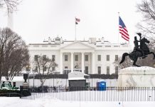 Белый дом опроверг данные FT об отказе Киева от территорий как условии гарантий