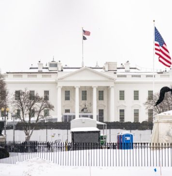 Белый дом опроверг данные FT об отказе Киева от территорий как условии гарантий