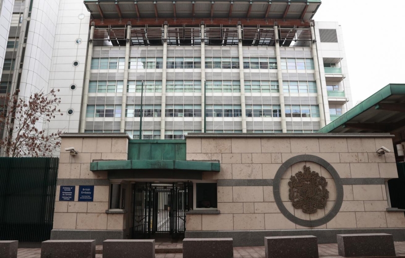 Британия рассматривает меры в ответ на высылку сотрудника посольства из РФ