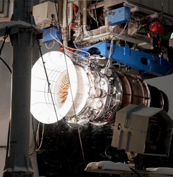 Четыре чайки за секунду: двигатель ПД-8 для нового SJ-100 обстреляли птицами