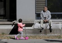 Китай постепенно стареет и теряет население