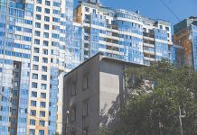 Квадратными метрами обзаводятся бедные и богатые