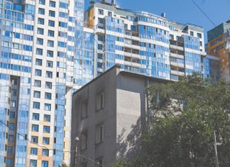 Квадратными метрами обзаводятся бедные и богатые