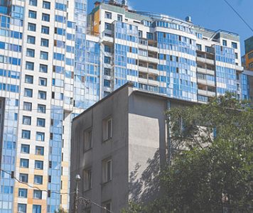 Квадратными метрами обзаводятся бедные и богатые