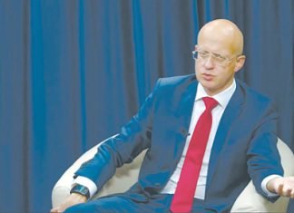 Минздрав и Росстат по-разному смотрят на статистику по роддомам