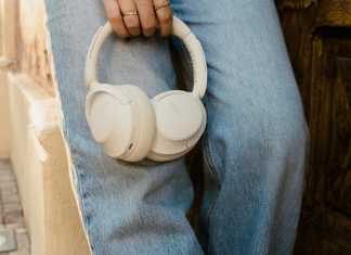 Наушники с двухдрайверной системой, автономностью 102 часа и ценой всего 45 долларов. Представлены QCY H3S