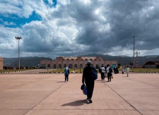 Несколько десятков россиян не могут покинуть Сокотру из-за отмены рейсов