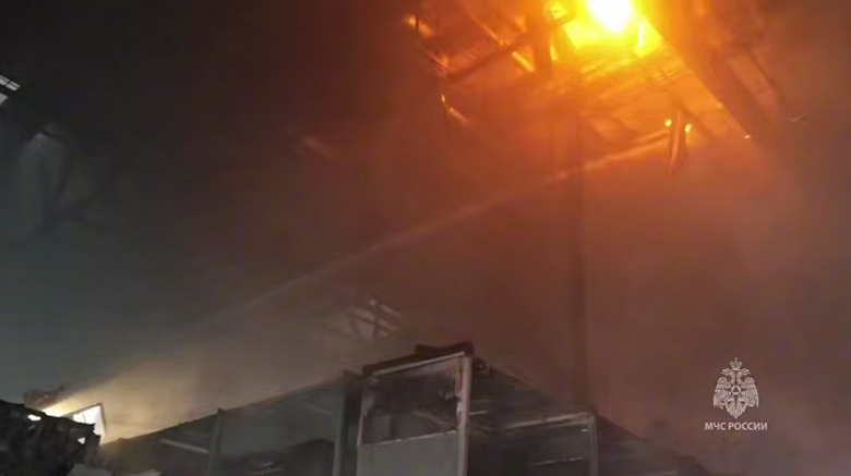 Огонь на бывшем заводе Volkswagen: МЧС России показало последствия пожара в Калуге