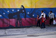 Почему большинство венесуэльцев одобрили смещение Мадуро