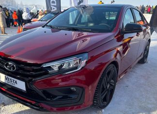 Разгон до 100 км/ч за 10 секунд, клиренс 158 мм, спортивные кресла и черный потолок: подробности о новой Lada Vesta Sport