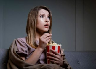 Почему стоит смотреть сериал «Очень странные дела»: погружаемся в мир интриг и приключений