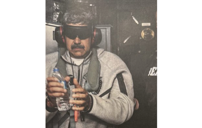 Трамп опубликовал фото Мадуро на борту американского корабля Iwo Jima