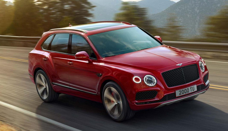 В 2025 году россияне купили почти в два раза больше машин Rolls-Royce, чем отечественных Aurus. Bentley и Lamborghini тоже продаются лучше отечественного люкса