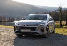 В Китае водитель Bestune B70 пять часов не мог остановить свой автомобиль. Производитель машины, продающейся и в России, пытался замять инцидент