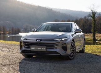 В Китае водитель Bestune B70 пять часов не мог остановить свой автомобиль. Производитель машины, продающейся и в России, пытался замять инцидент