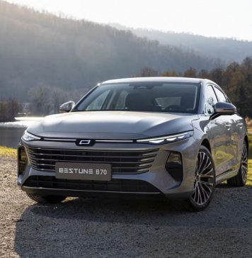 В Китае водитель Bestune B70 пять часов не мог остановить свой автомобиль. Производитель машины, продающейся и в России, пытался замять инцидент