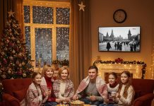 В прошедшие новогодние праздники россияне смотрели советские фильмы в три раза чаще, чем год назад. Это статистика «VK Видео»