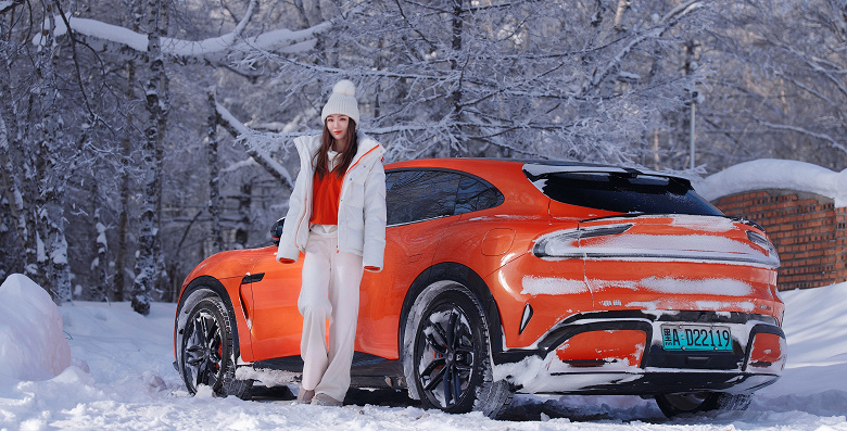 «Выглядит круто, но слишком мало людей решаются его купить». Xiaomi сняла с производства новейшие SU7 и YU7 в цвете Lava Orange