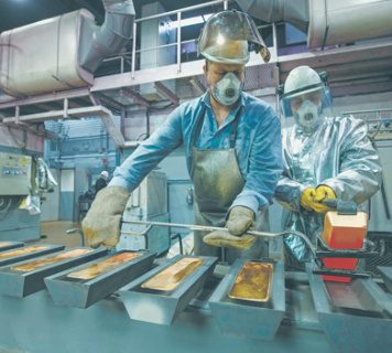 Взлет цен на золото, серебро и платину отражает ослабление доллара