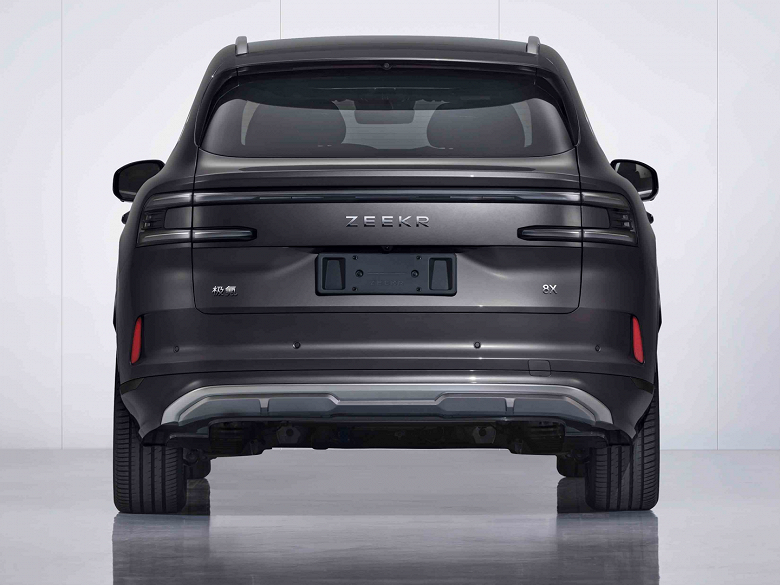 Zeekr 8X с ДВС полностью рассекречен: опубликованы живые фото