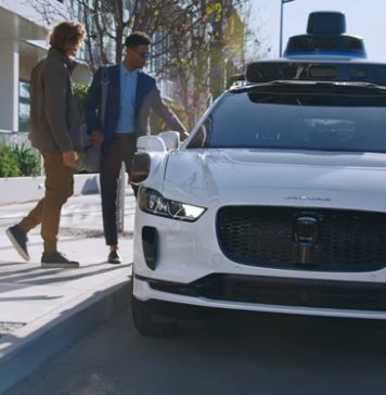 Компания Waymo впервые запустит сервис беспилотных такси за пределами США. Статистика говорит, что машины Waymo попадают в ДТП на 90% реже человека