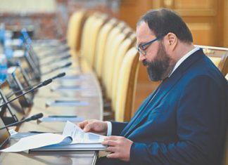 Пока экономика стагнирует, сектор высоких технологий дрейфует