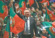 Португальцы отказались от ультраправого президента