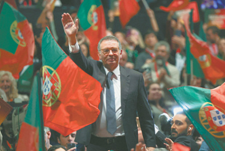 Португальцы отказались от ультраправого президента