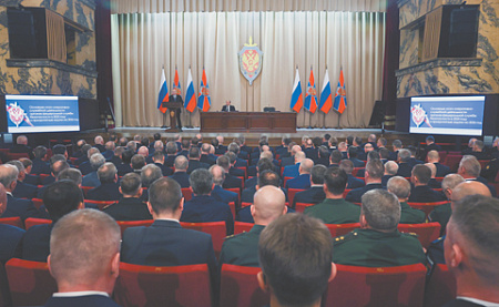 Путин обозначил угрозы со стороны интернета