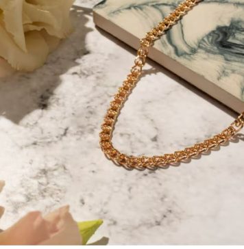 Стоит ли покупать золотой женский кулон онлайн: плюсы, минусы и правила безопасного шопинга