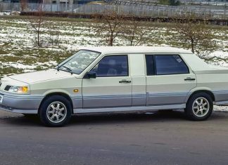 Телевизор, кожа и холодильник в «Ладе»: в России обнаружили «живую» уникальную растянутую версию ВАЗ-21099 — «Амадео-500»