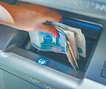 У россиян растут зарплаты, а у компаний – долги