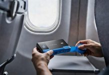 В Южной Корее ввели полный запрет на использование мобильных аккумуляторов в самолетах. Перевозить их по-прежнему можно, но только если заклеить порты изолентой