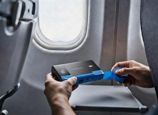 В Южной Корее ввели полный запрет на использование мобильных аккумуляторов в самолетах. Перевозить их по-прежнему можно, но только если заклеить порты изолентой