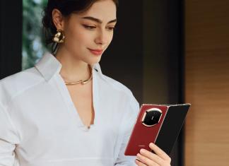 В России стартовали продажи складного смартфона Huawei Mate X7 — с подарками для первых покупателей