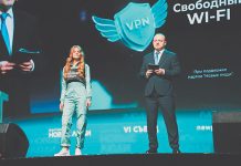 Борьбу за свободу интернета партии повели между собой