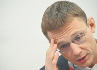 Экономика охладела к безналичным платежам