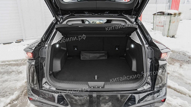«Хищник» в черном: у дилеров появился совершенно новый кроссовер Omoda C5, его сняли на фото