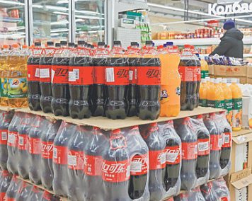 Производство в России падает быстрее, чем сокращается инфляция