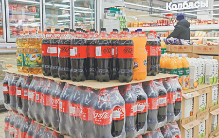 Производство в России падает быстрее, чем сокращается инфляция