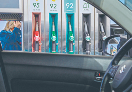 Рост цен на топливо приходится сдерживать нерыночными способами