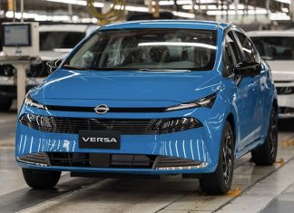 Самый дешевый Nissan сильно изменился. Рассекречен обновленный Nissan Versa — звук Bose в подголовниках и простой 1,6-литровый мотор