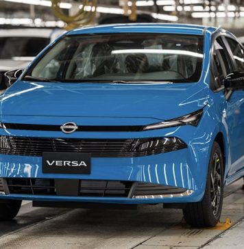 Самый дешевый Nissan сильно изменился. Рассекречен обновленный Nissan Versa — звук Bose в подголовниках и простой 1,6-литровый мотор