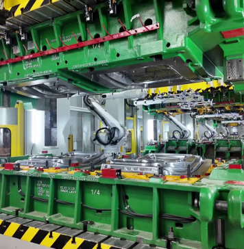 УАЗ показал передовую прессовую линию — на ней будут выпускать новейший рамный внедорожник Sollers, а в перспективе — и «Патриот»