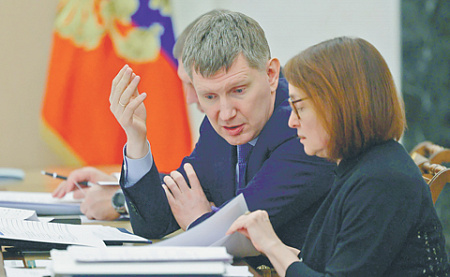 Владимир Путин поставил перед правительством сложную макроэкономическую задачу