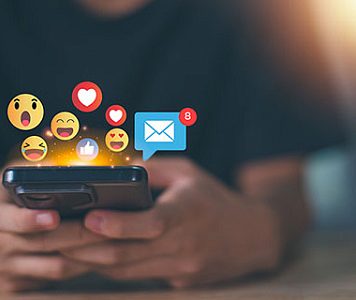 Запрет соцсетей для подростков обходит Россию стороной