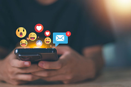 Запрет соцсетей для подростков обходит Россию стороной