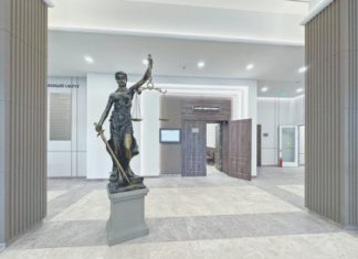 Адвокаты посмотрят на состязательность со своей стороны