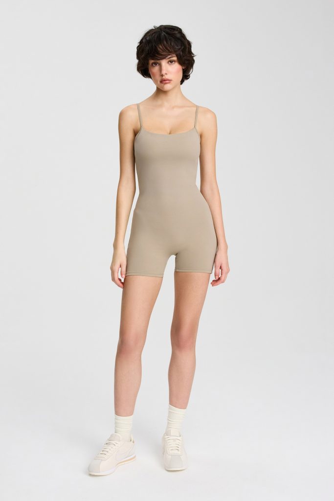 Спортивные комбинезоны: функциональность, технологии и стиль